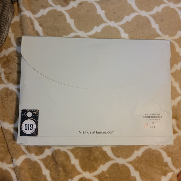 019 JNSQ Marianne Dress - Picture 4 of 15